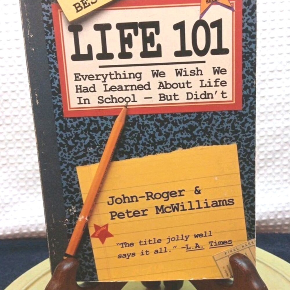Life 101: Everything We Wish We Had Learned About Life in School Large Paperback